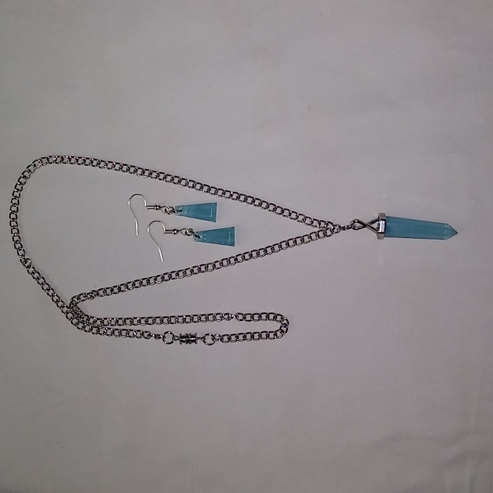 New Silver Necklace with Pendant & Earrings